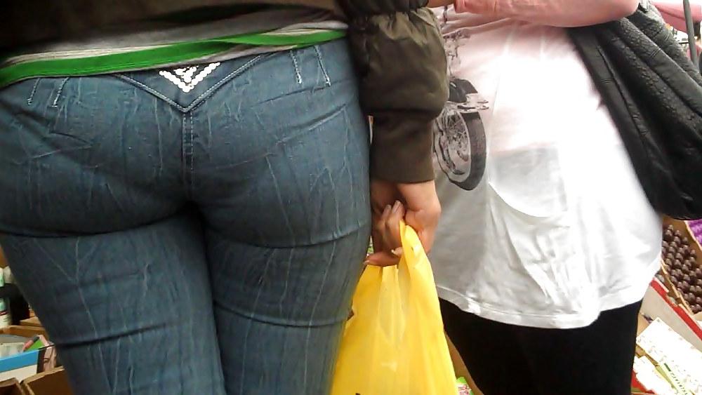 25P Tight ass & butt in jeans outlining panties so fine
