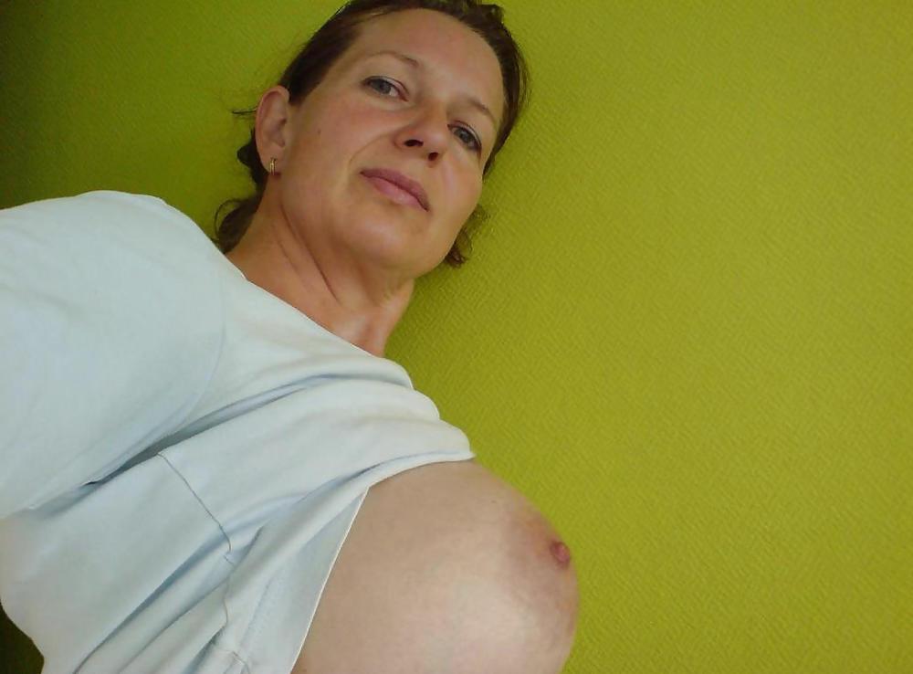 25P Sexy Mature Lady