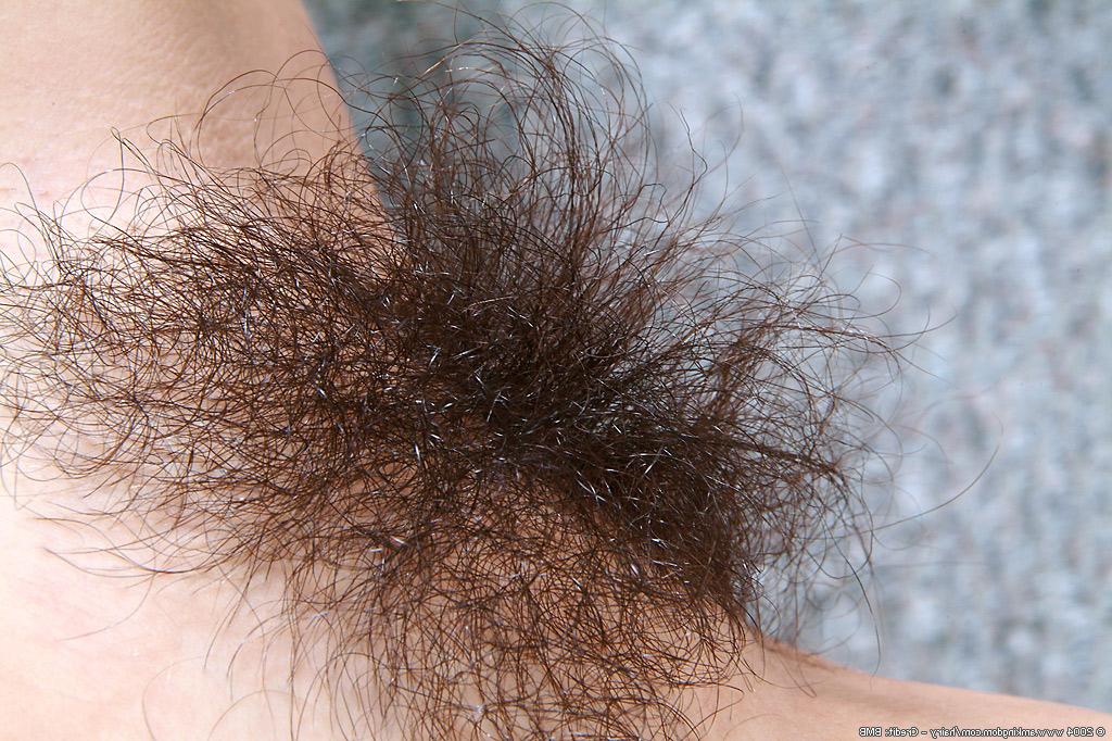 16P Latina Nancy is trying to stretch her cute-looking hairy vagina
