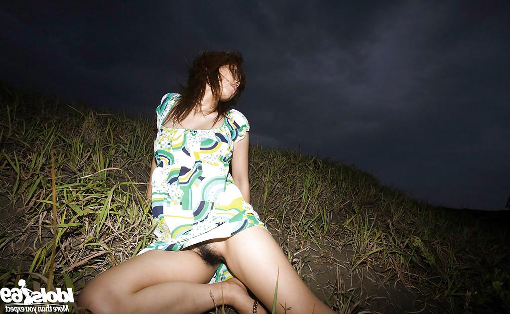 14P Amateur asian babe Yura Aikawa showing off her gorgeous body