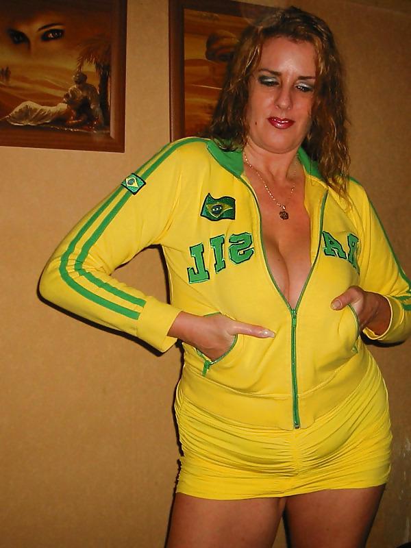 25P Sweet Mature Lady