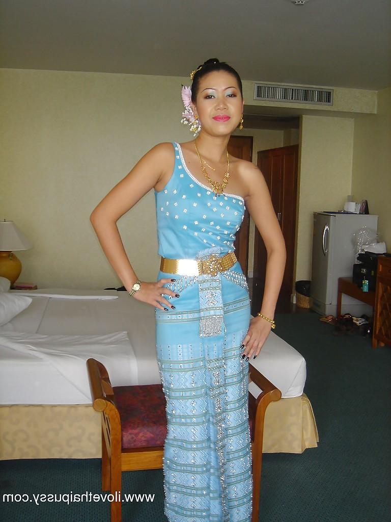 16P Lovely asian babe exposed her tiny tits and shaved gloryhole