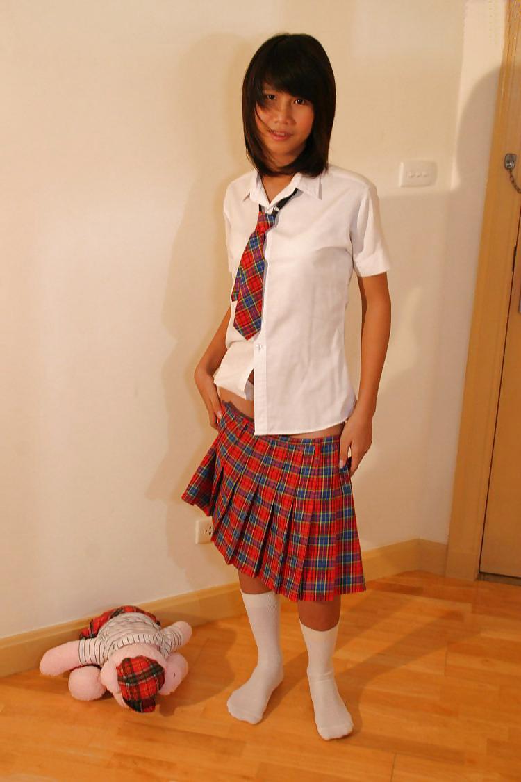 11P Ladyboy Schoolgirl
