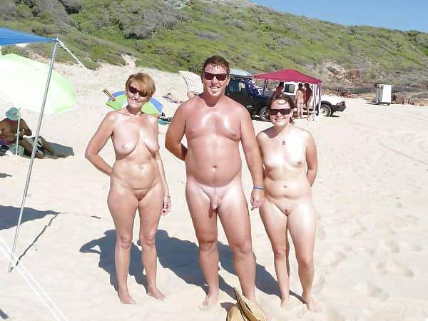 25P Amateurs Mother and Daughter