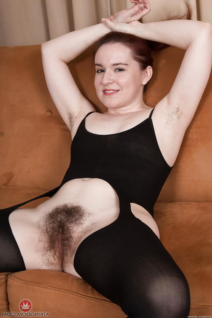 16P Hirsute MILF Annabelle Lee showing off butt in bare ass stockings