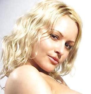 25P Faces of Wonderful Womans