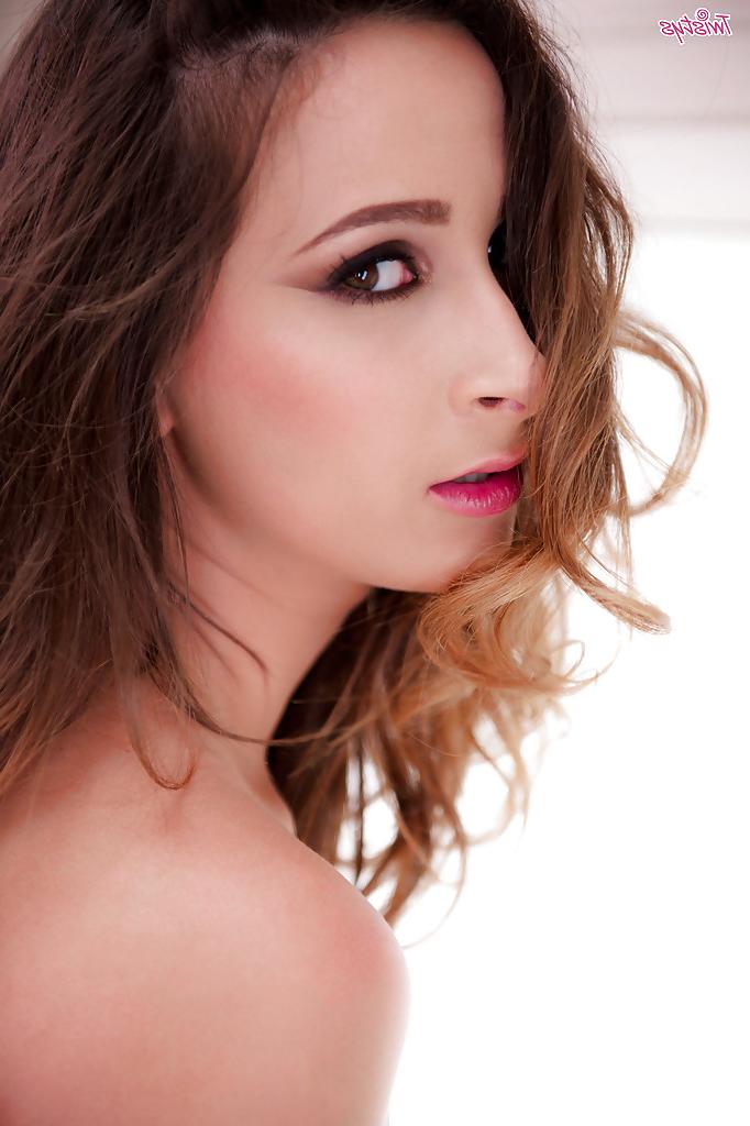 16P Teen babe Ashley Adams revealing large all natural pornstar tits and ass