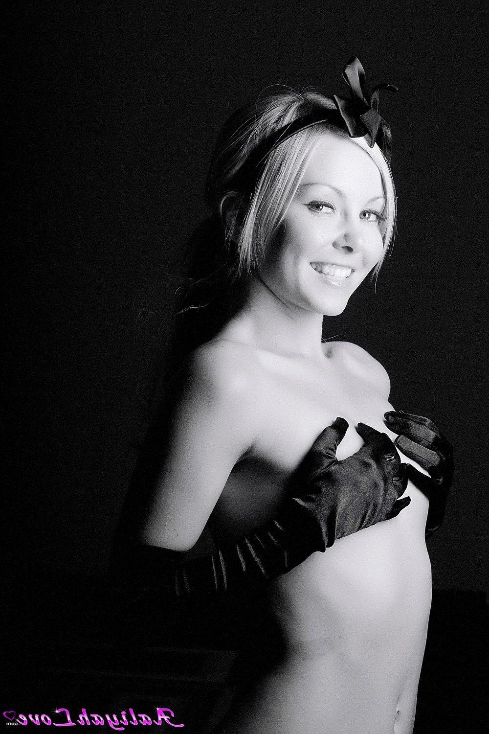 20P Pictures of teen amateur Aaliyah Love giving you a hot black and white tease