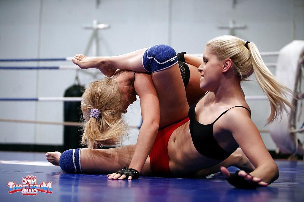 16P Gorgeous sporty lesbians fighting and pleasuring each other in the ring