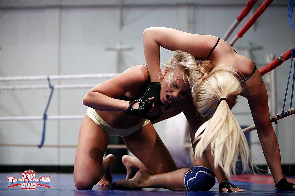 16P Gorgeous sporty lesbians fighting and pleasuring each other in the ring