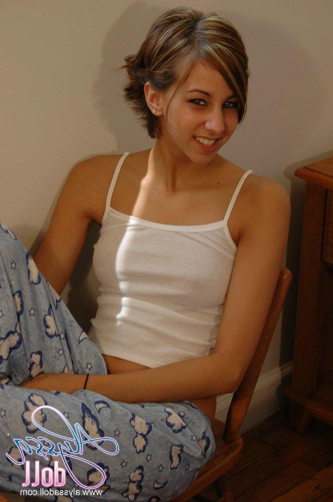 16P Pictures of Alyssa Doll slipping out of her pajamas