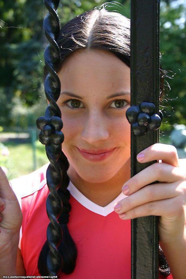 20P Pictures of teen cutie Amanda teasing in pigtails