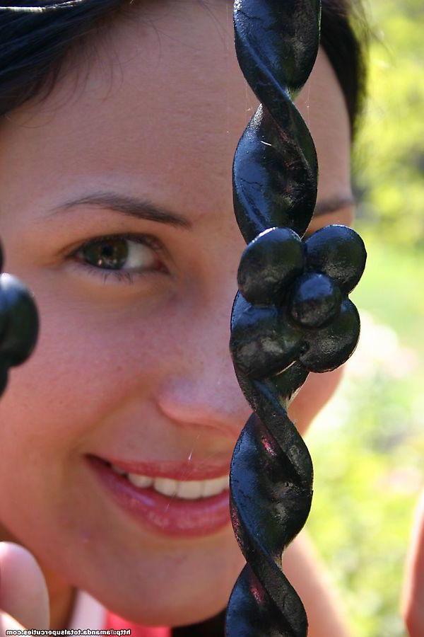 20P Pictures of teen cutie Amanda teasing in pigtails