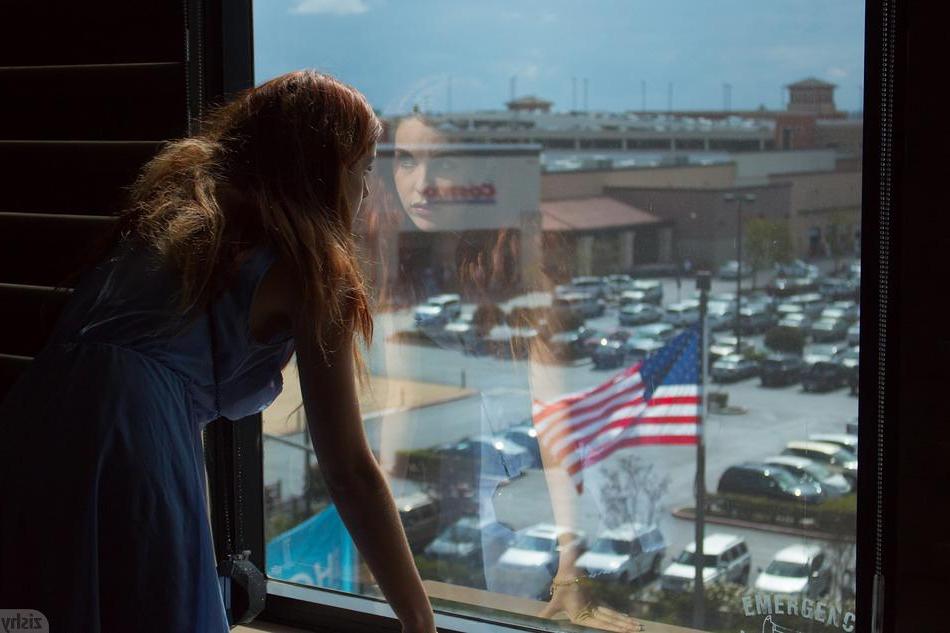 8P Redhead hottie Amarna Miller gets naughty on her vacation in the USA