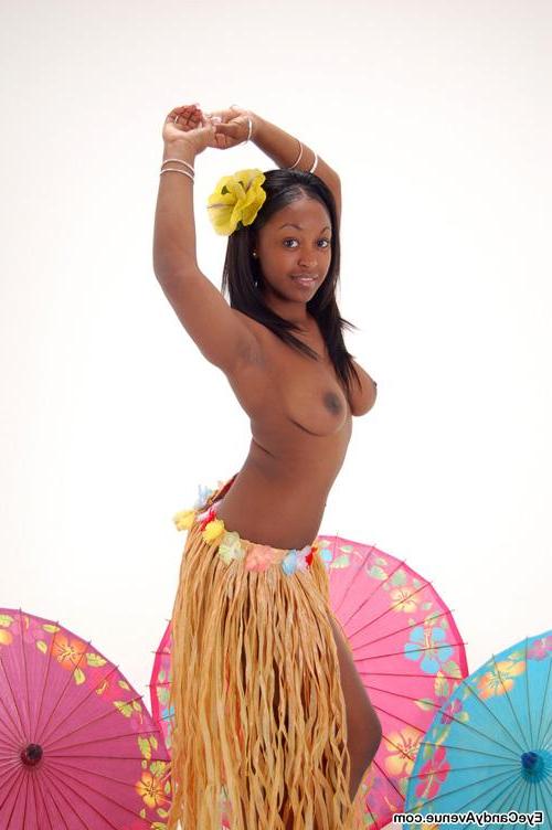 16P Ebony model Amber is a perfect tropical hula girl