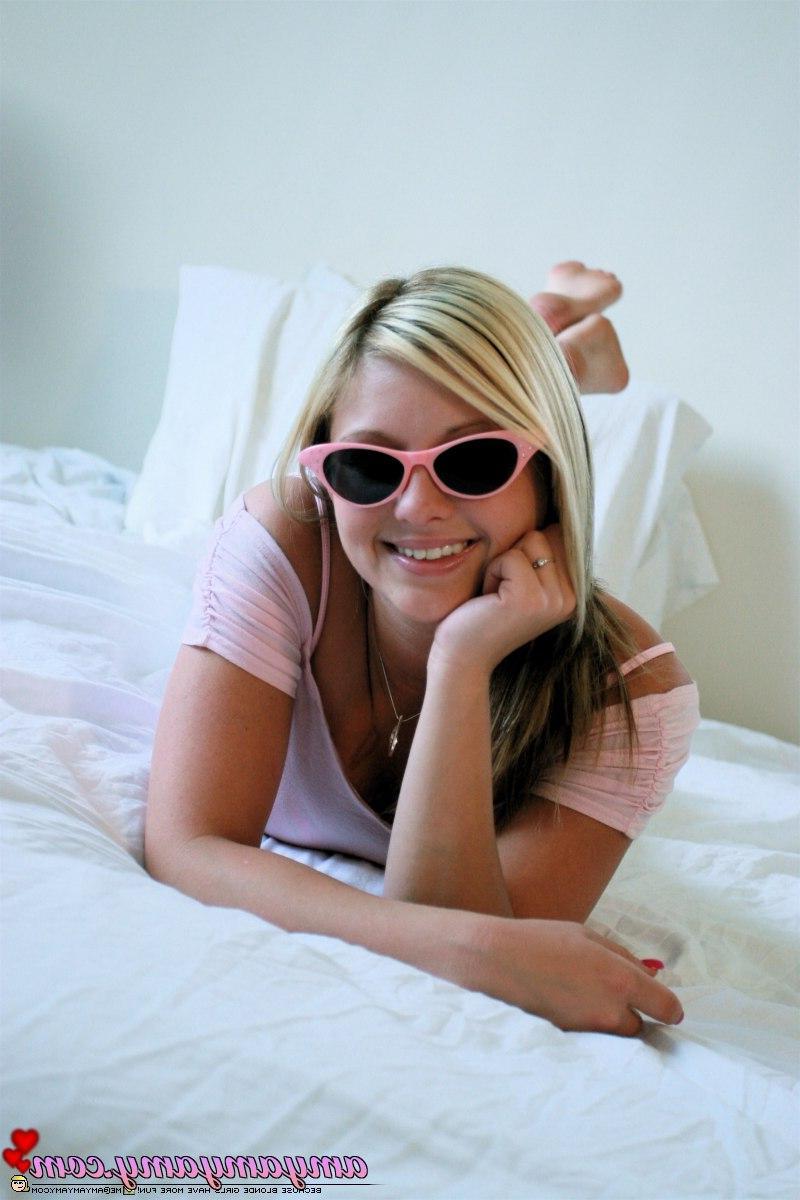 20P Pictures of Amy Amy Amy waiting for you in bed