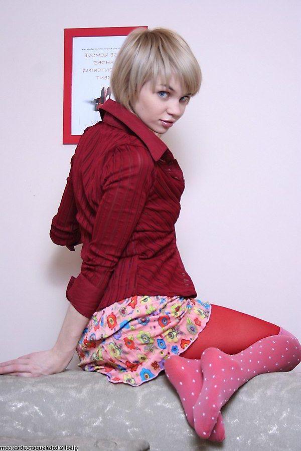 20P Pictures of Giselle nude and horny