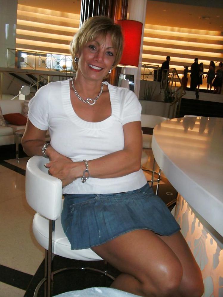 25P Wonderful Mature Lady