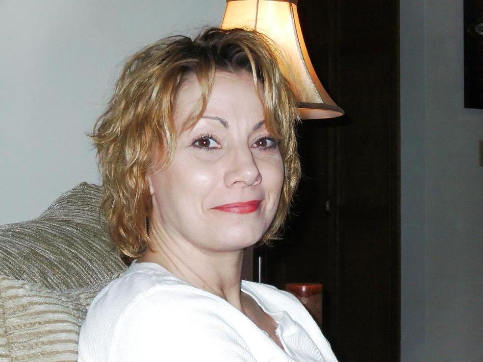 25P Wonderful Mature Lady