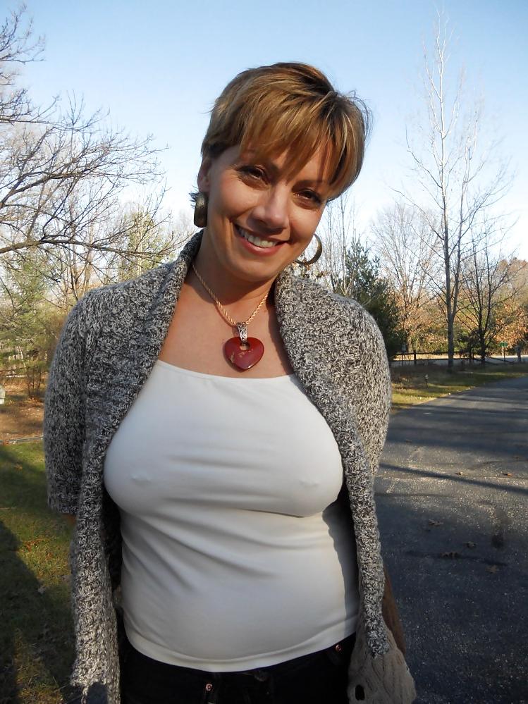 25P Wonderful Mature Lady