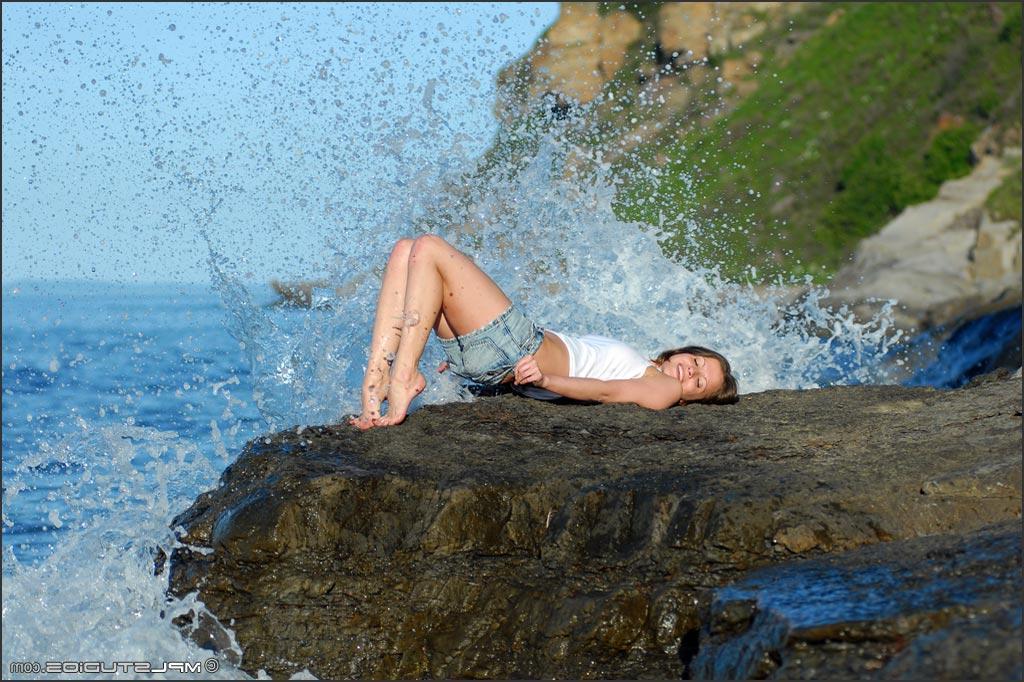 12P MPL Studios Presents Angelie in "Pacific Rim"