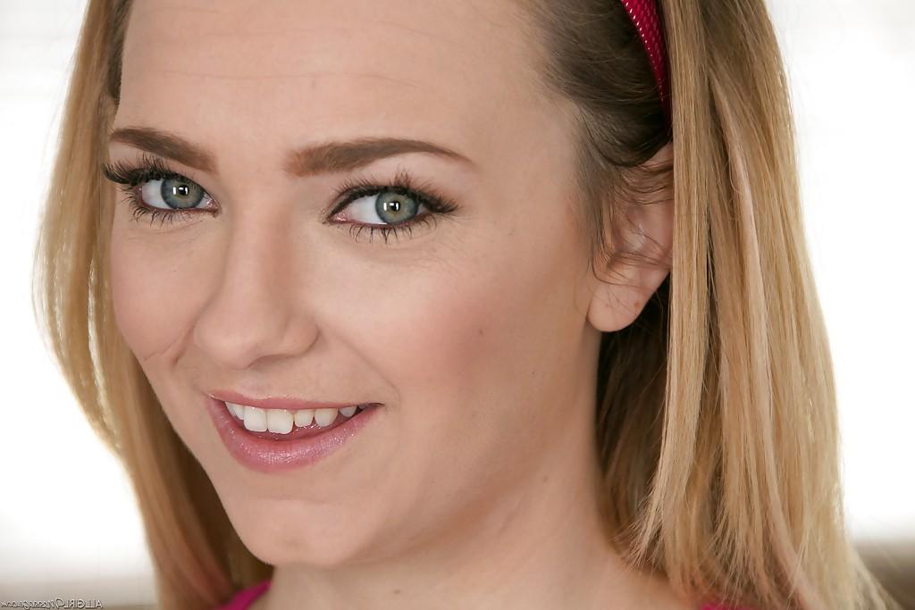 16P Fantasy girl with tiny boobies Carmen Calloway show up her face