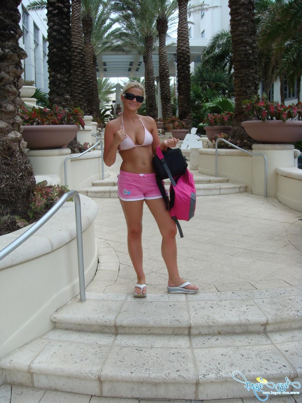 16P Candid photos of Ann Angel on vacation in Miami