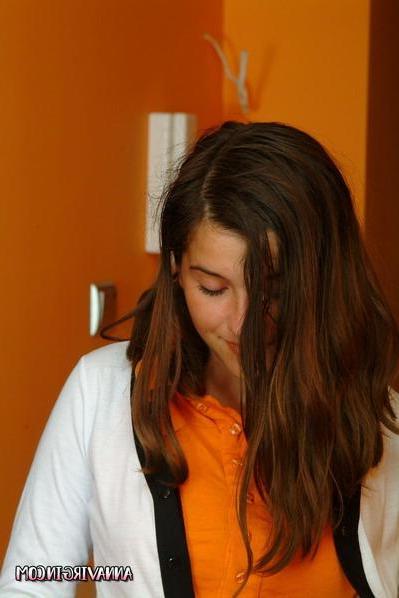 16P Pictures of Anna Virgin all naked for you