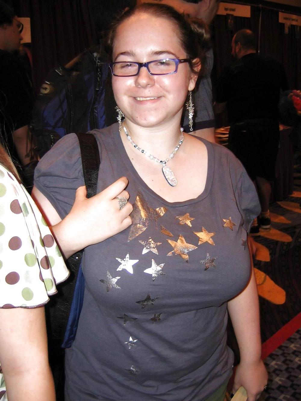 20P Busty women 38 (clothed special).