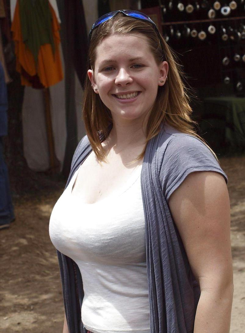20P Busty women 38 (clothed special).