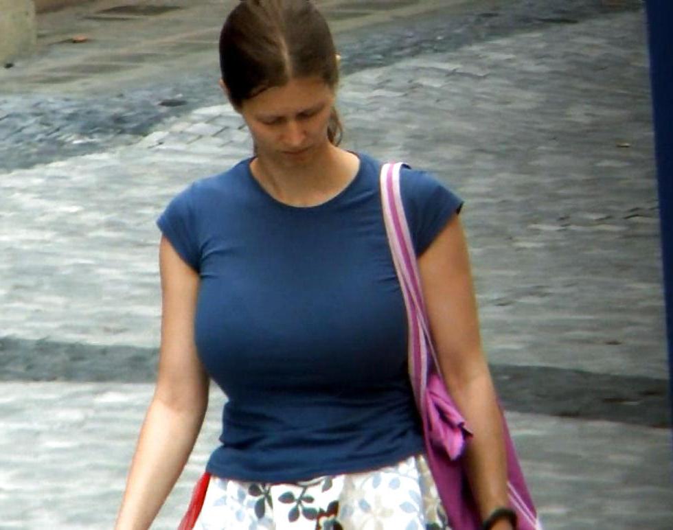 20P Busty women 38 (clothed special).