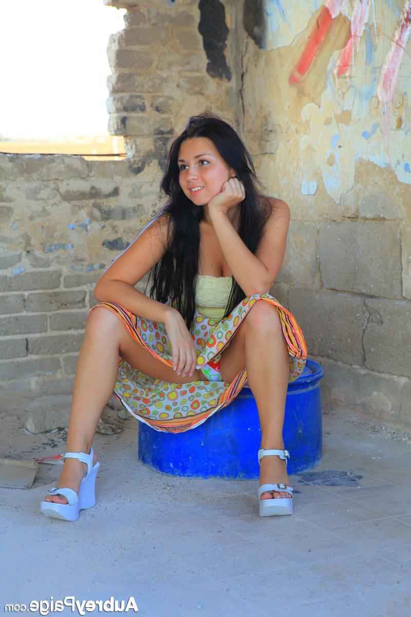 15P Beautiful teen Aubrey Paige shows you what's under her dress