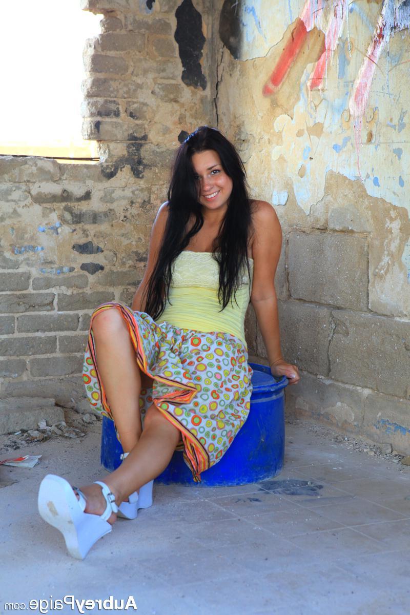 15P Beautiful teen Aubrey Paige shows you what's under her dress