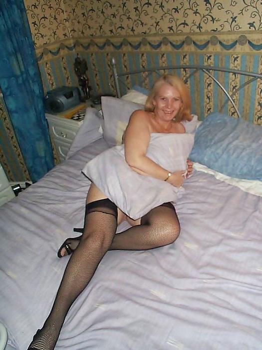 25P Mature Clothed Hotties