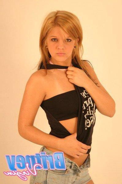 12P Pictures of teen hottie Britney Virgin flaunting in the studio