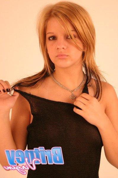 16P Pictures of Britney Virgin flaunting her beautiful bod