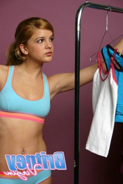 16P Pictures of Britney Virgin getting changed
