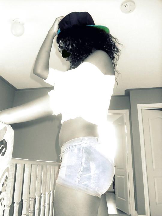 25P Sexy Ebony booty World
