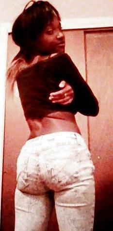 25P Sexy Ebony booty World