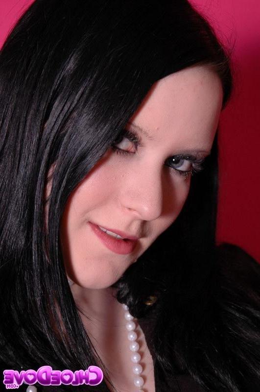 16P Pictures of teen Chloe Dove playing with her vibrator
