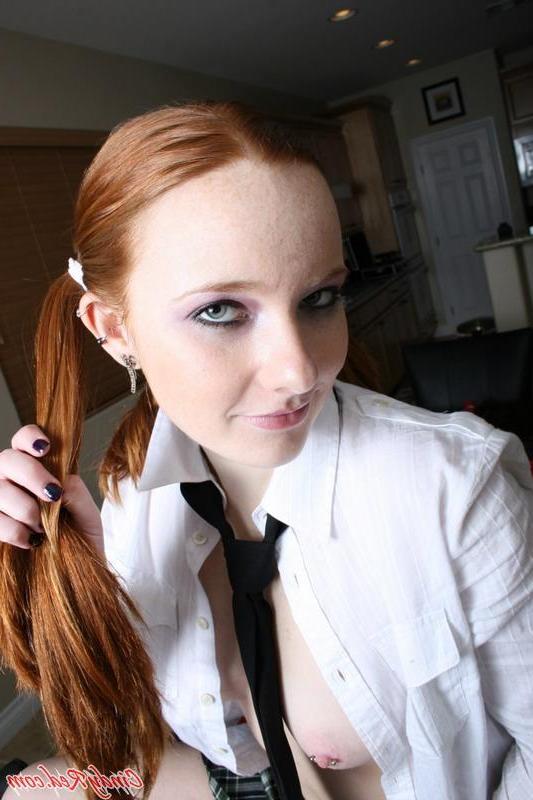 20P Pictures of schoolgirl Cindy Red fingering her pussy