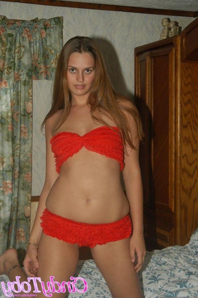20P Pictures of teen cutie Cindy Toby stripping to her panties