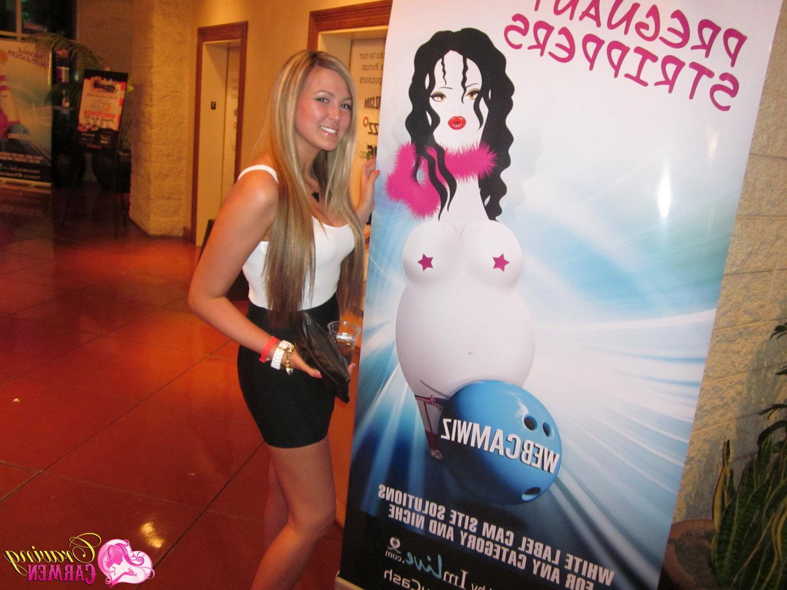 12P Candid pictures from Craving Carmen during her recent visit to Phoenix Arizona