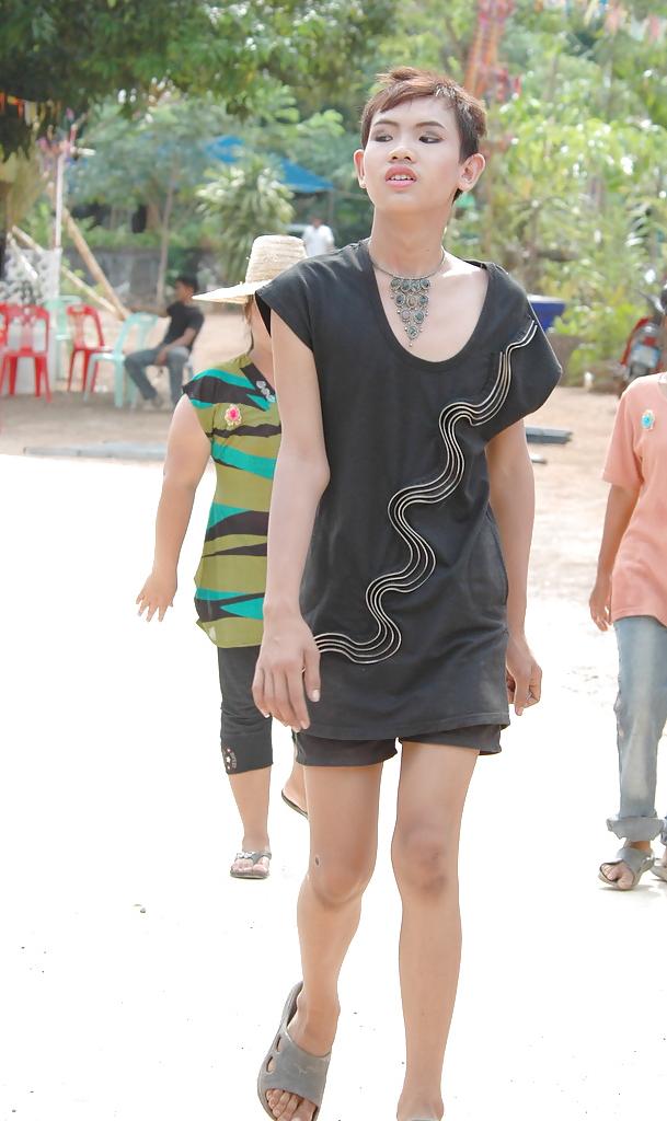 12P Hot Ladyboys.........