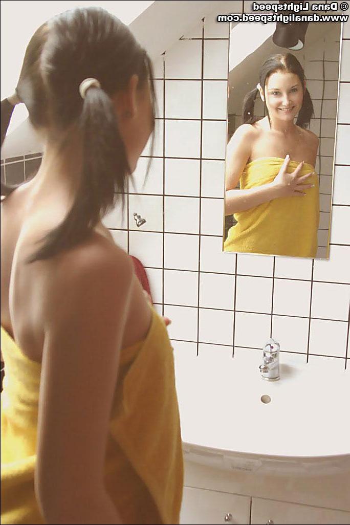 20P Pictures of Dana Lightspeed wearing a towel