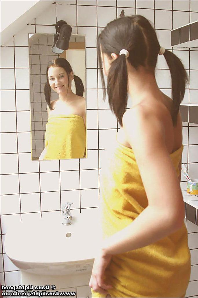 20P Pictures of Dana Lightspeed wearing a towel