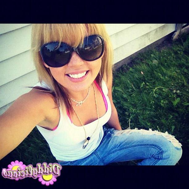 20P Candid pics of teen girl Diddylicious being a cock tease