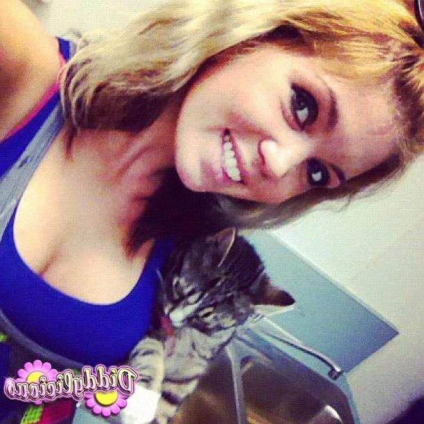 20P Candid pics of teen girl Diddylicious being a cock tease