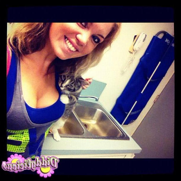 20P Candid pics of teen girl Diddylicious being a cock tease