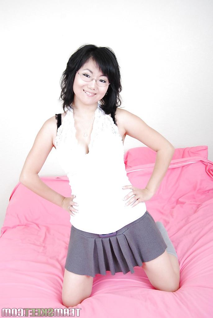 16P Amateur Asian babe with cute face Jenna Ivory plays with a vibrator